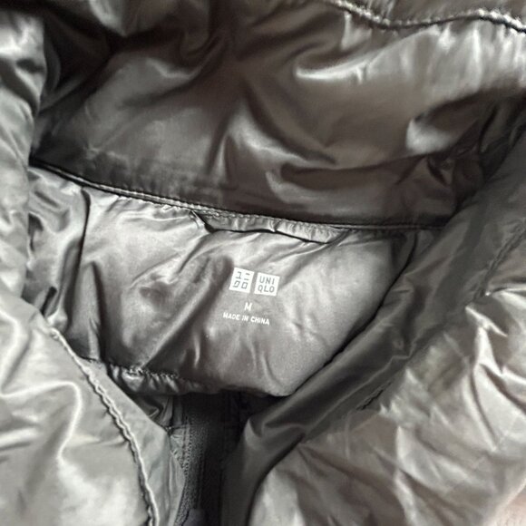 Uniqlo Womens Puffer Vest Medium Gray Lightweight Warm Jacket Packable Outdoor - Picture 3 of 8